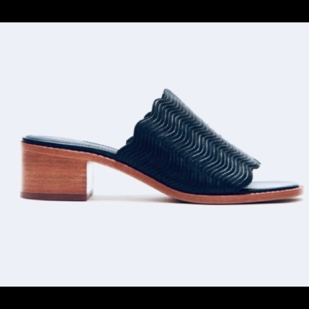 Frye Cindy Wave Mule